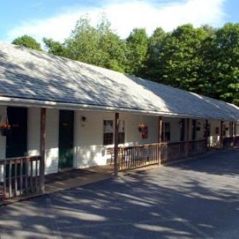 Maple Leaf Lodge Thumbnail
