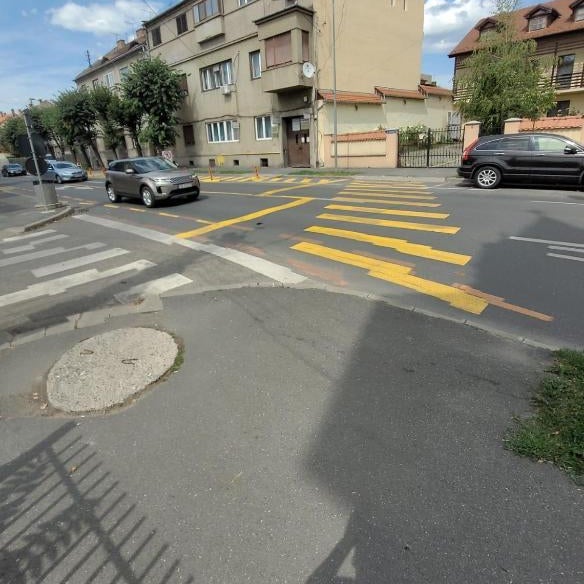 B8 - Spacious, Charming Apartment in Central Sibiu Thumbnail