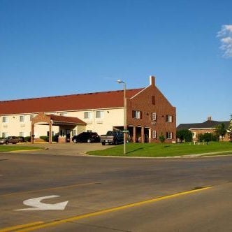 DUTCH INN AND SUITES Thumbnail
