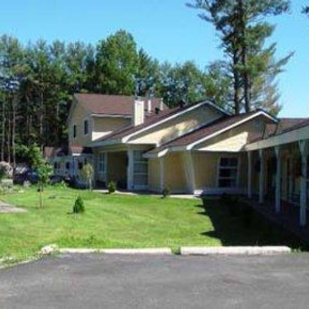 Knights Inn Bracebridge Thumbnail