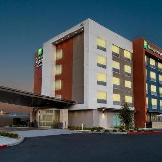 Holiday Inn Express & Suites Las Vegas - E Tropicana By IHG Thumbnail