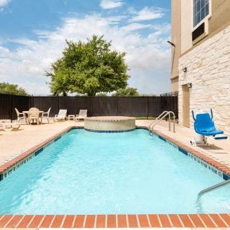 Days Inn & Suites by Wyndham San Antonio near AT&T Center Thumbnail