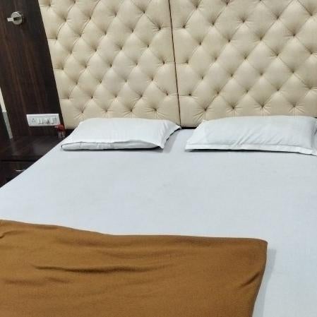 Hotel Divya International 
