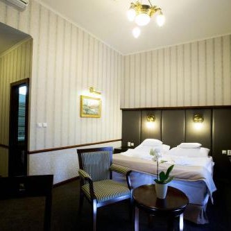 Hotel Golden Eagle