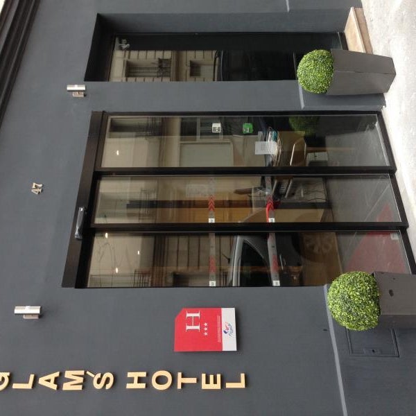 Glam's Hotel