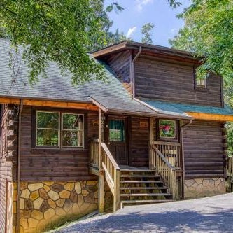 Awesome Honey Bear, Cozy Cabin Retreat in the Smokies Comfort & Fun for All Thumbnail
