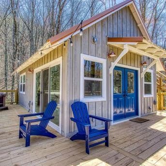 Chasing Fireflies Treehouse, Hot Tub, WIFI, As seen on Barnwood Builders!!! Thumbnail