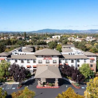 Hampton Inn By Hilton & Suites Windsor Sonoma Wine Country Thumbnail