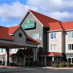 La Quinta Inn & Suites by Wyndham Russellville Thumbnail