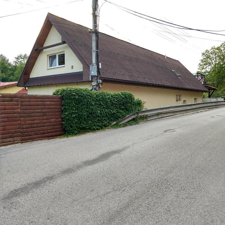 Apartmán Tajov pre 5-6 osôb, privatne parkovanie a terasa Thumbnail