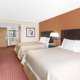 Days Inn by Wyndham Ames Thumbnail