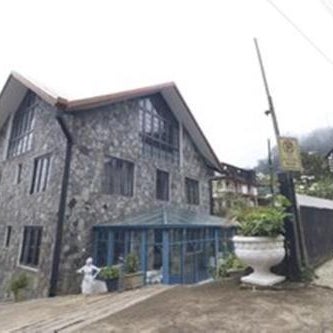 Daffodils Hotel