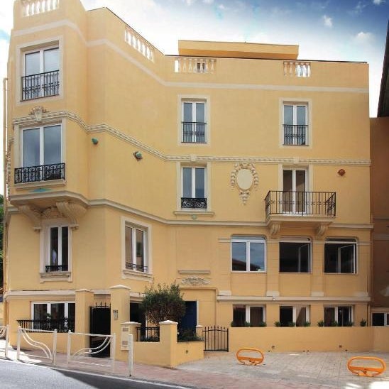 SPACIEUX STUDIO HAUT PLAFOND PROCHE MONACO Thumbnail