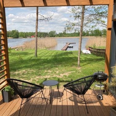 Makosieje Resort-komfortowy domek 15m od jeziora,widok na jezioro,ogrzewanie,wi-fi Thumbnail