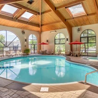 Comfort Inn At Thousand Hills Thumbnail