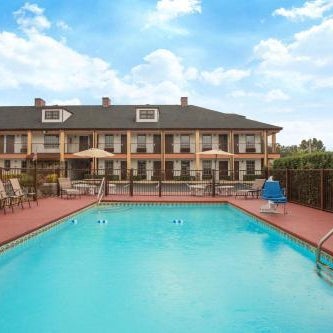 Baymont by Wyndham Commerce GA Near Tanger Outlets Mall Thumbnail