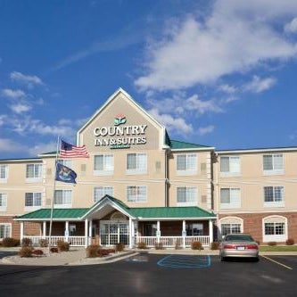 Country Inn & Suites by Radisson, Big Rapids, MI Thumbnail