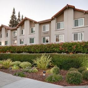 Best Western Plus Airport Plaza Thumbnail