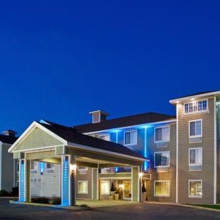 Holiday Inn Express & Suites New Buffalo, MI By IHG Thumbnail