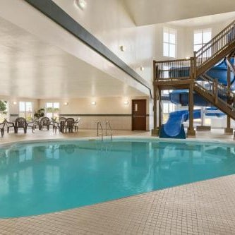 Days Inn by Wyndham Steinbach Thumbnail