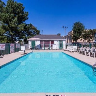 Days Inn by Wyndham Simpsonville Thumbnail