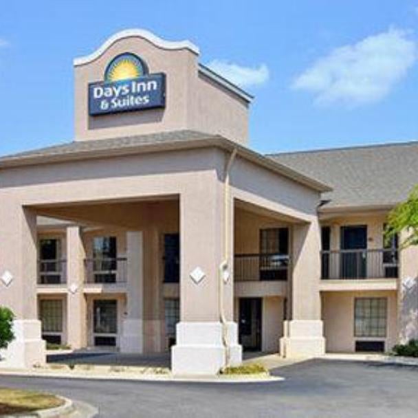 Days Inn & Suites by Wyndham Fort Valley Thumbnail