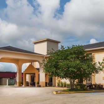Days Inn & Suites by Wyndham New Iberia Thumbnail