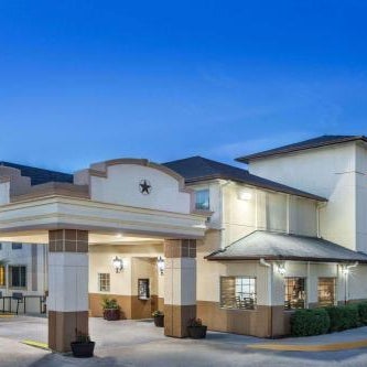 Days Inn by Wyndham Arlington Thumbnail