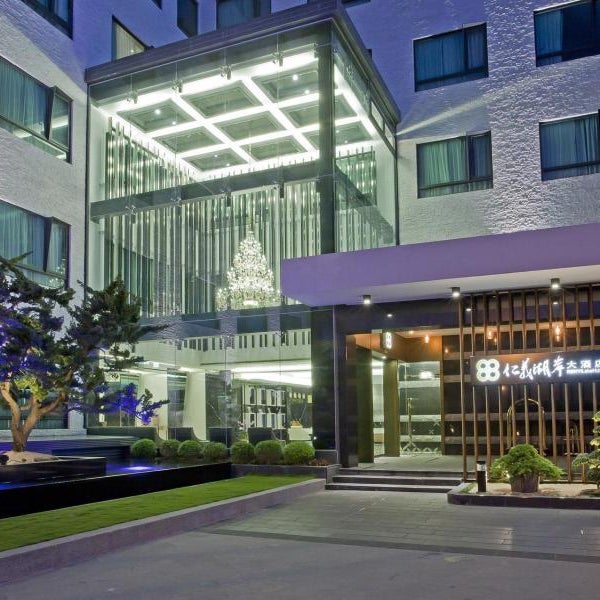Renyi Lake Hotel