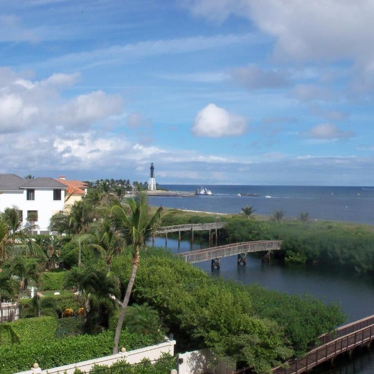 Canada House Pompano Beach Thumbnail