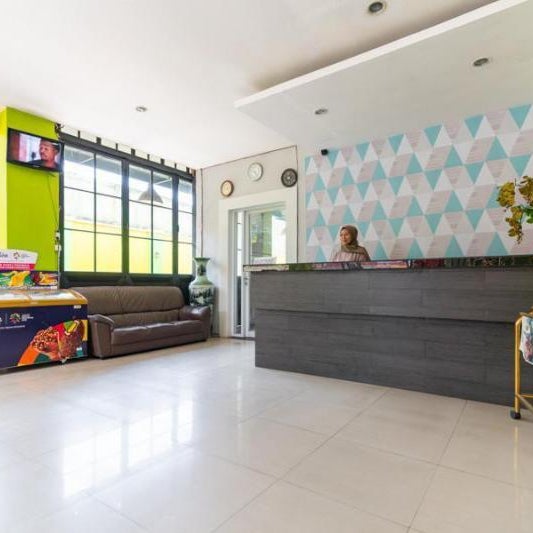 RedDoorz Plus @ Hertasning Area Makassar