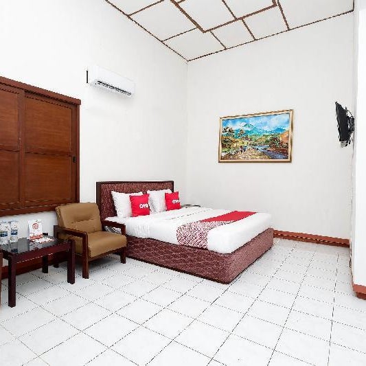 SUPER OYO Capital O 1644 Hotel Griya Kencana