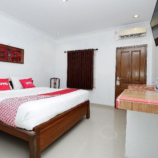 RedDoorz at H&W Hotel Solo