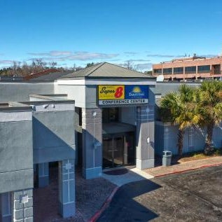 Days Inn by Wyndham Mobile I-65 Thumbnail