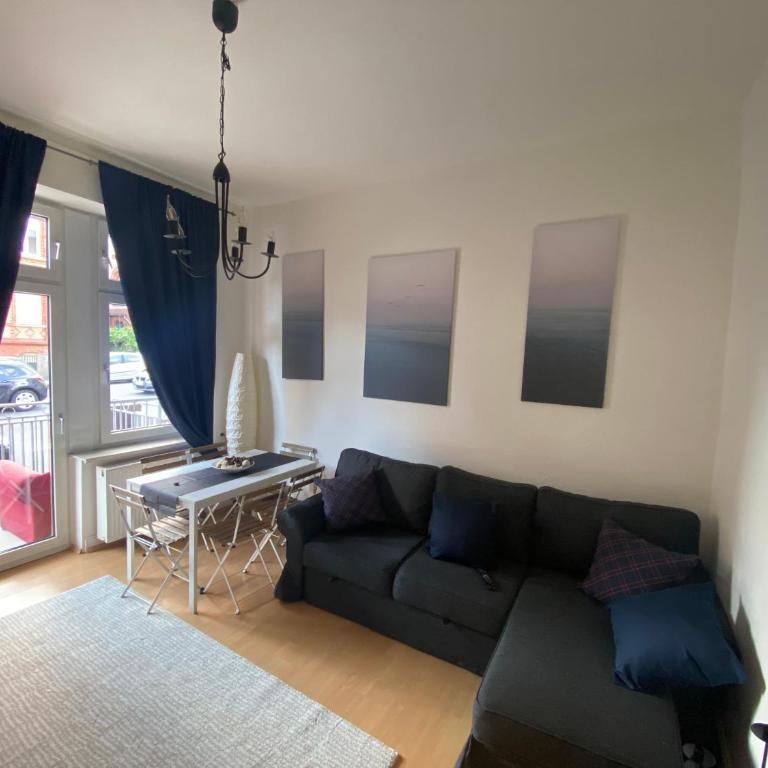 Ruhige gemütliche Wohnung Altbau in zentraler Lage Wiesbaden Thumbnail