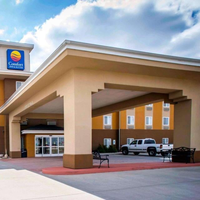 Comfort Inn & Suites Greenville I-70 Thumbnail