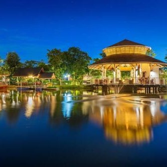 Boat House Boutique Riverside