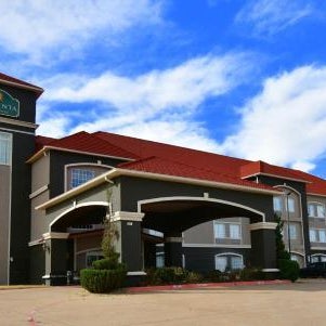 La Quinta Inn & Suites by Wyndham Glen Rose Thumbnail