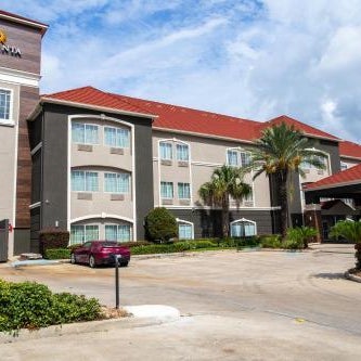 La Quinta Inn & Suites by Wyndham Houston - Normandy Thumbnail