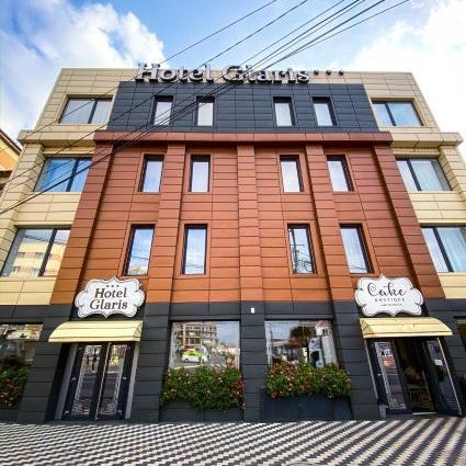 HOTEL GLARIS
