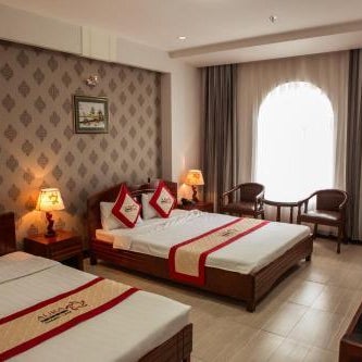 LION 8 Hotel Thumbnail