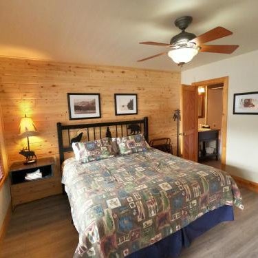 CREEKSIDE LODGE