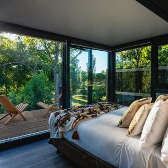 Castlemaine Gardens Luxury Glamtainer Thumbnail