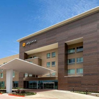 La Quinta Inn & Suites by Wyndham Round Rock near Kalahari Thumbnail