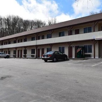 PLYMOUTH MOTOR LODGE