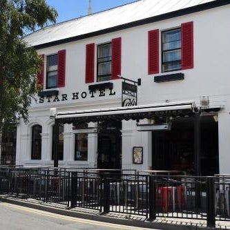 Star Bar Cafe and Hotel