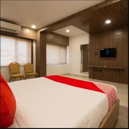 HOTEL ASWINI GRAND LODGE