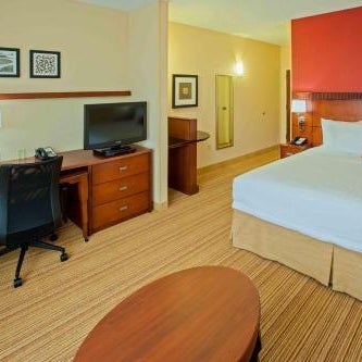 Courtyard by Marriott Louisville Northeast Thumbnail