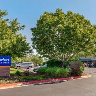 Comfort Inn & Suites Fayetteville-University Area Thumbnail