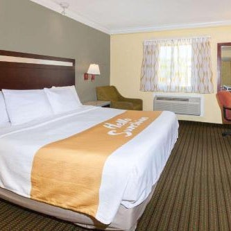 Days Inn by Wyndham Nanuet / Spring Valley Thumbnail